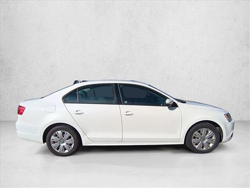 Used 2012 Volkswagen Jetta SE image 4