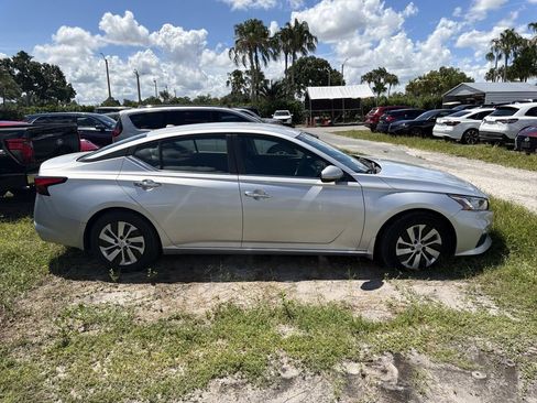 Used 2019 Nissan Altima 2.5 S FWD image 3