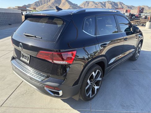 Used 2023 Volkswagen Taos SEL image 5