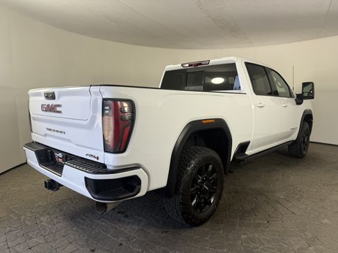 Used 2024 GMC Sierra 3500 AT4 w/ Technology Package AWD/4WD image 9