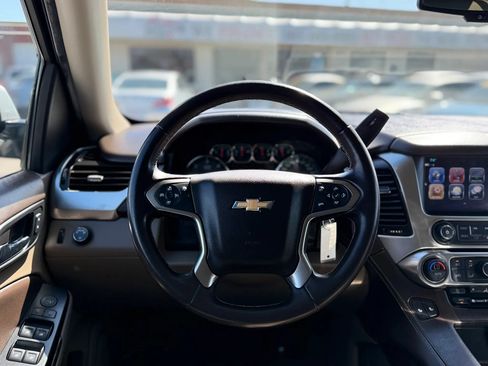 Used 2019 Chevrolet Suburban LT RWD image 33