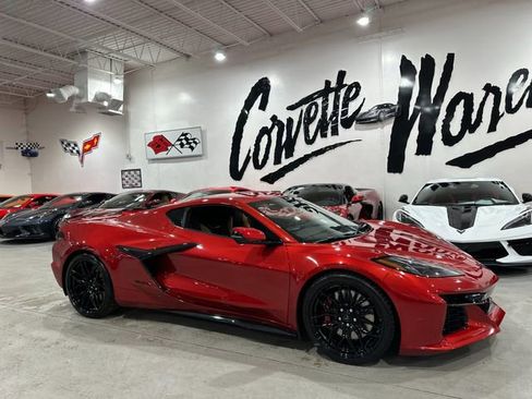Used 2025 Chevrolet Corvette Z06 RWD image 25