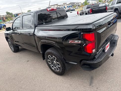 Used 2024 Chevrolet Colorado Z71 w/ Z71 Convenience Package 2 AWD/4WD image 3