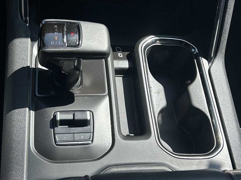 Used 2024 GMC Sierra 1500 AT4 w/ Technology Package AWD/4WD image 16
