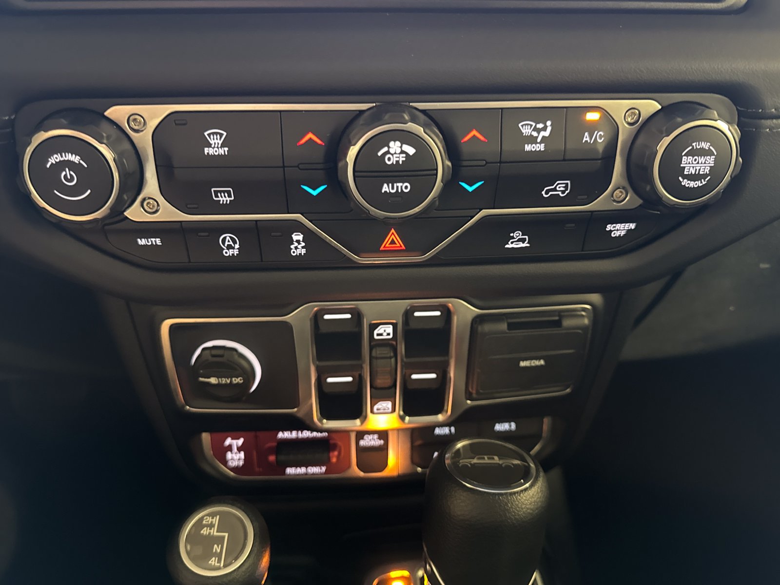 Used 2026 Jeep Gladiator Mojave AWD/4WD image 22