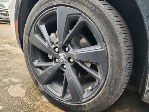 Used 2023 Buick Envision Essence w/ Sport Touring Package FWD image 10