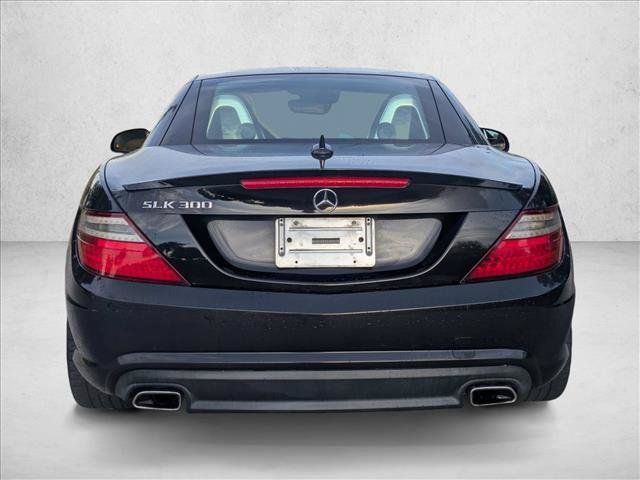 Used 2016 Mercedes-Benz SLK 300 image 6