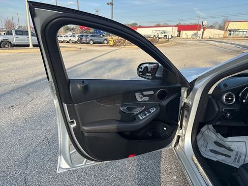 Used 2020 Mercedes-Benz C 300 Sedan image 10