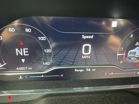 Used 2023 GMC Yukon XL SLT w/ SLT Luxury Package AWD/4WD image 14