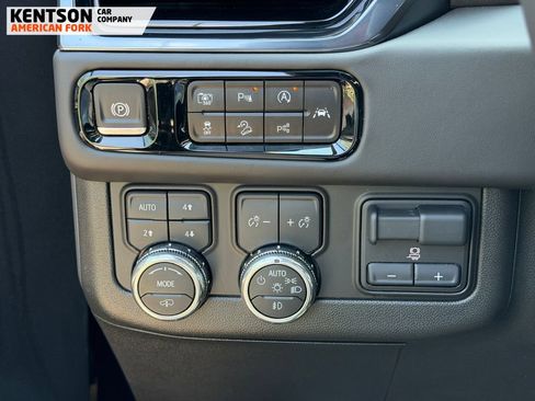 Used 2025 GMC Yukon AT4 Ultimate w/ LPO, Floor Liner Package AWD/4WD image 17