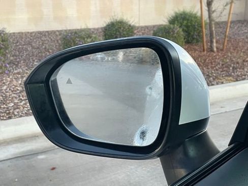 Used 2024 Nissan Rogue SV image 21