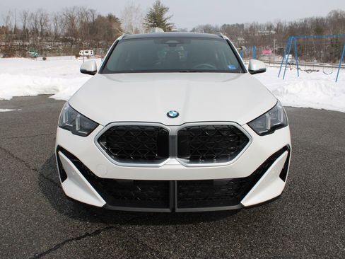 New 2026 BMW X2 xDrive28i AWD/4WD image 3