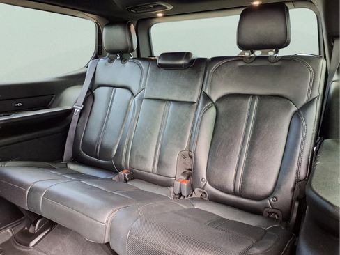 Used 2023 Jeep Wagoneer Series II AWD/4WD image 14