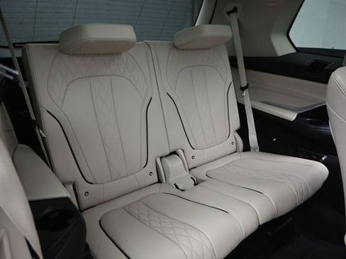 Used 2022 BMW X7 xDrive40i w/ Executive Package AWD/4WD image 23