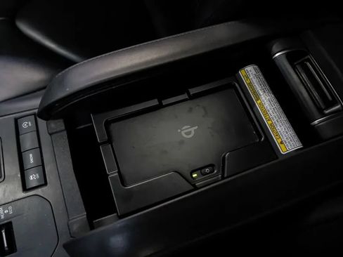 Used 2021 Toyota Highlander XLE FWD image 31