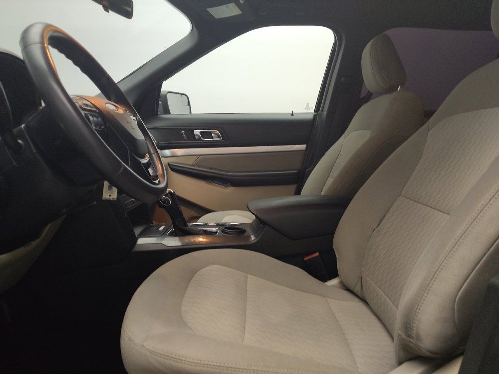 Used 2018 Ford Explorer FWD image 17