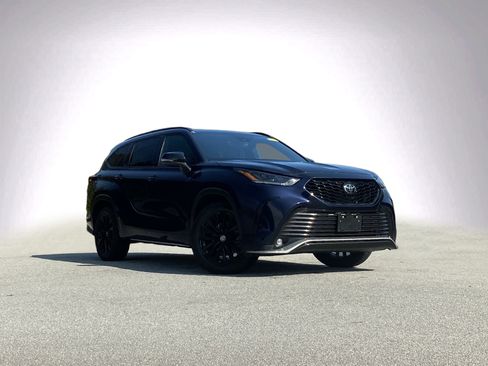 Used 2024 Toyota Highlander XSE image 2