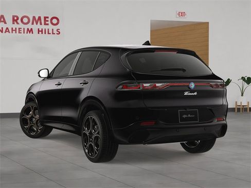 New 2025 Alfa Romeo Tonale image 4