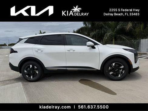 New 2026 Kia Sportage LX FWD image 2