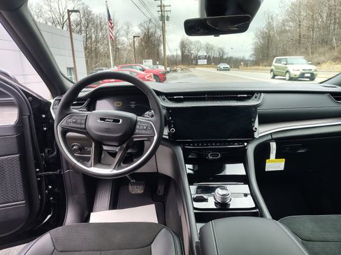 New 2026 Jeep Grand Cherokee Altitude image 26