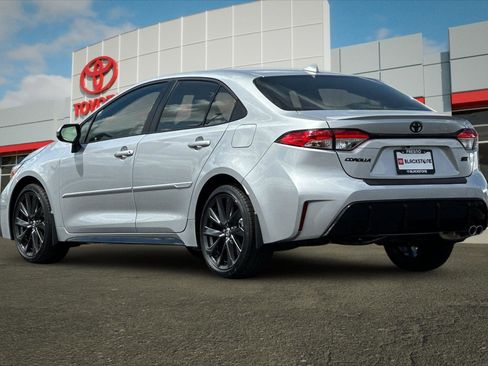 Certified 2026 Toyota Corolla SE FWD image 5