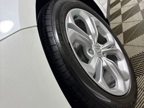 Used 2025 Honda Accord LX image 32