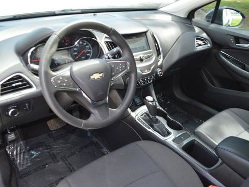 Used 2017 Chevrolet Cruze LT w/ Convenience Package FWD image 13