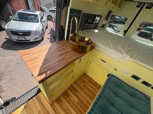 Used 2018 Mercedes-Benz Sprinter 2500 image 16