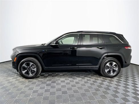 Used 2023 Jeep Grand Cherokee 4WD 4xe image 3