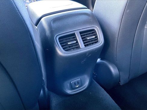 Used 2019 Buick Regal Essence w/ Sights and Sounds Package image 31