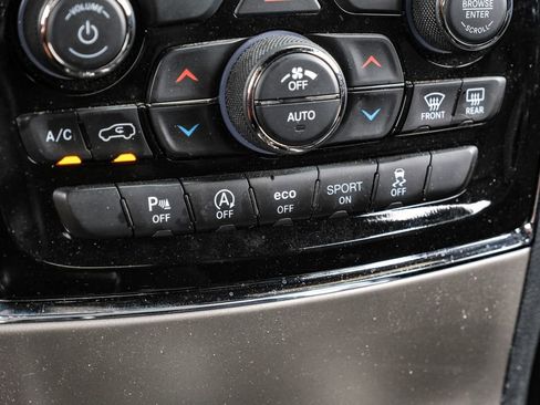 Used 2022 Jeep Grand Cherokee Limited w/ Tech Group image 36