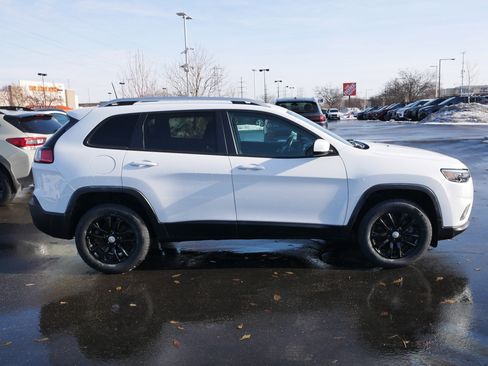 Used 2020 Jeep Cherokee Latitude w/ Cold Weather Group image 8