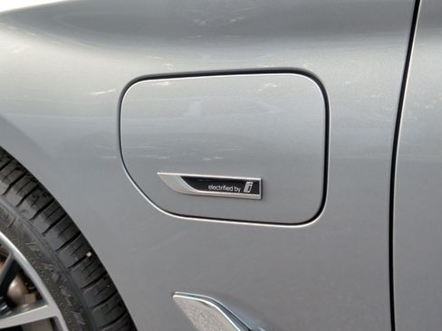 Used 2023 BMW 530e w/ Executive Package RWD image 12