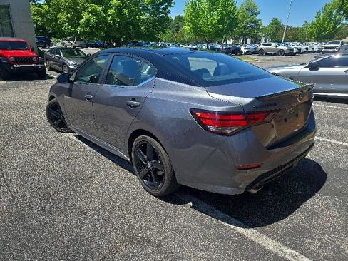 Used 2023 Nissan Sentra SR w/ Midnight Edition Package FWD image 3