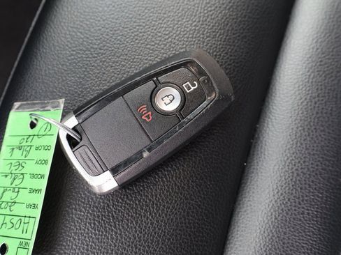 Used 2022 Ford Edge SEL image 33