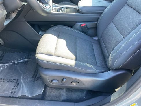 New 2026 Chevrolet Traverse LT w/ Driver Confidence Package image 8