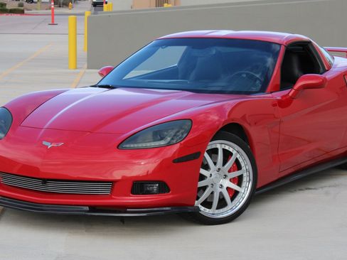 Used 2005 Chevrolet Corvette Coupe w/ Preferred Equipment Group RWD image 4