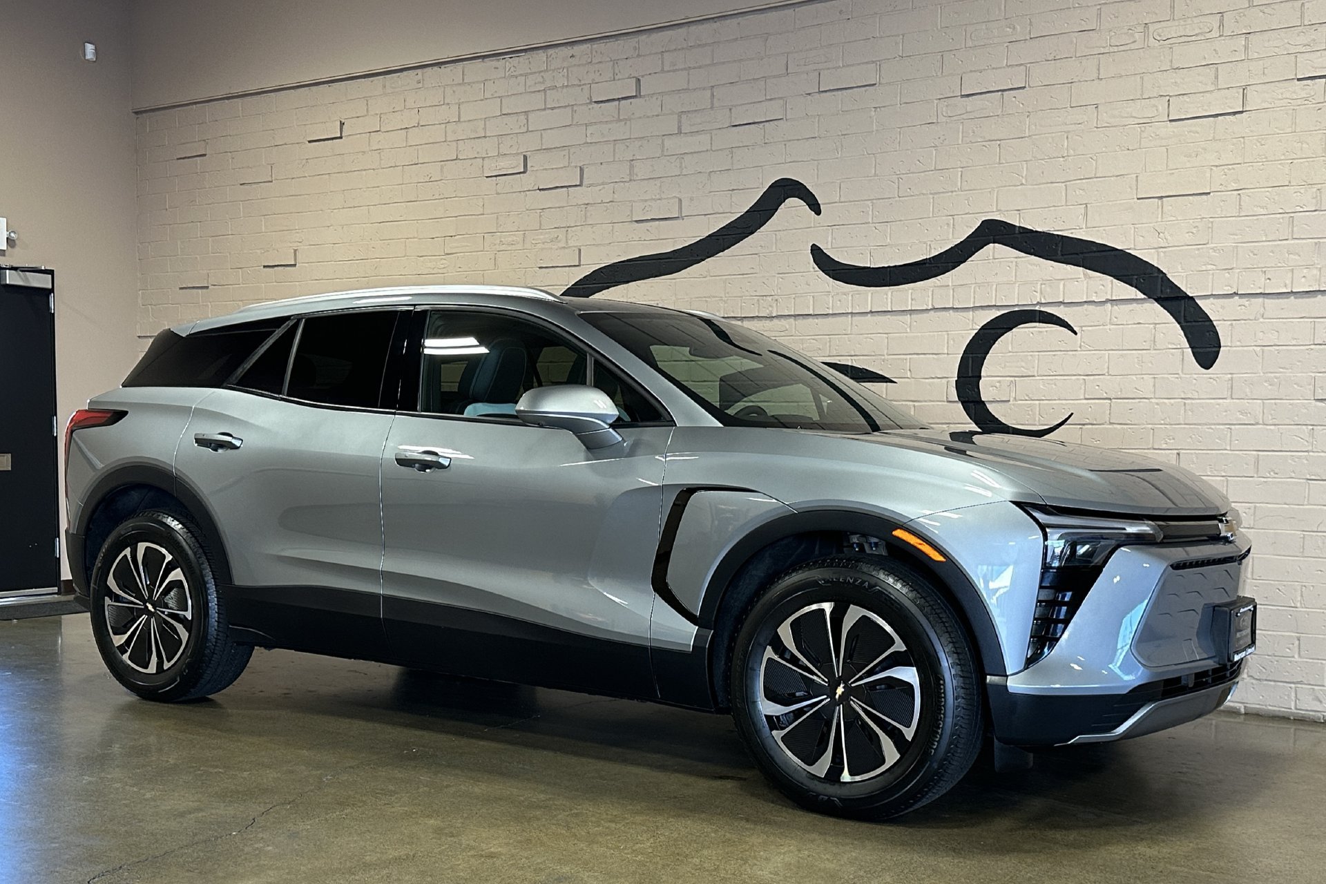Used 2024 Chevrolet Blazer EV LT AWD/4WD image 2