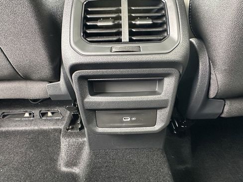 New 2025 Volkswagen Taos SE image 8