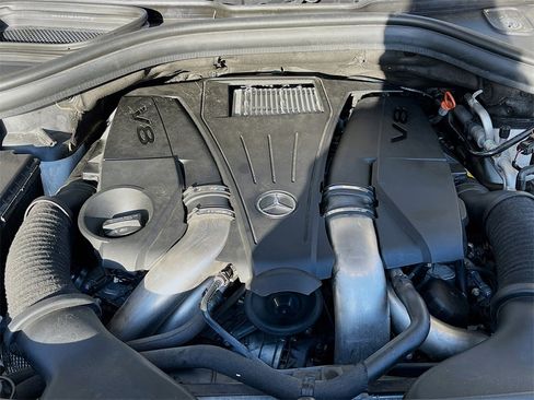 Used 2019 Mercedes-Benz GLS 550 4MATIC image 30