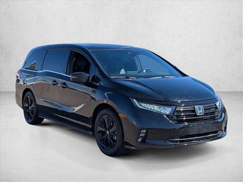 Used 2023 Honda Odyssey Sport image 3