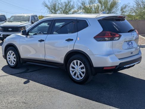 Used 2018 Nissan Rogue S image 4