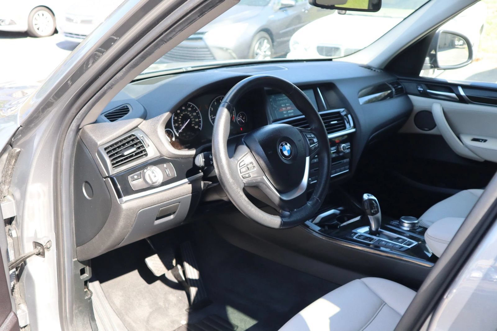 Used 2017 BMW X3 xDrive28i AWD/4WD image 8
