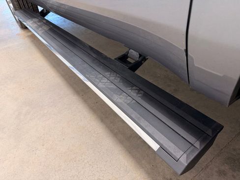 Used 2020 Cadillac Escalade ESV Premium Luxury w/ LPO, Radiant Package image 13