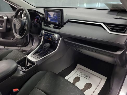 Used 2021 Toyota RAV4 XLE w/ Convenience Package image 24