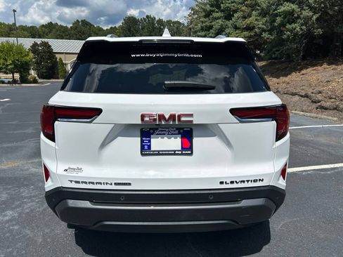 Used 2025 GMC Terrain Elevation w/ Elevation Premium Package AWD/4WD image 19