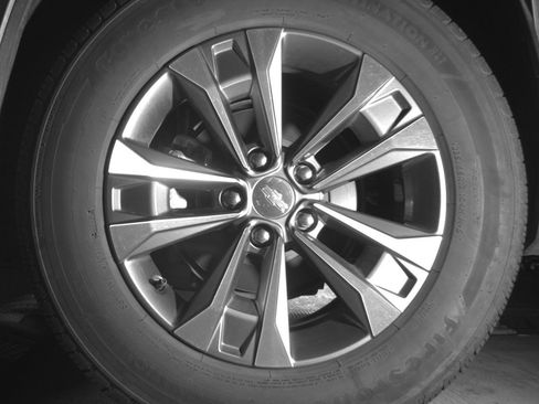 Used 2025 Chevrolet Equinox LT FWD image 14