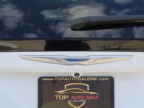 Used 2017 Chrysler Pacifica Touring Plus w/ Tire & Wheel Group image 26