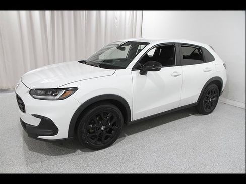 Used 2024 Honda HR-V Sport image 3