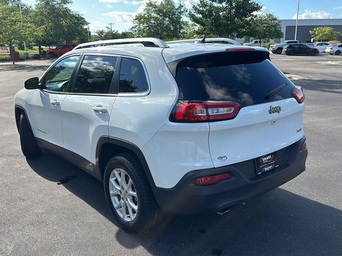 Used 2016 Jeep Cherokee Latitude FWD image 12